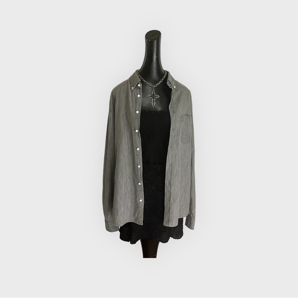 Everlane button down
